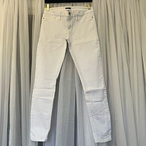 White skinny jeans